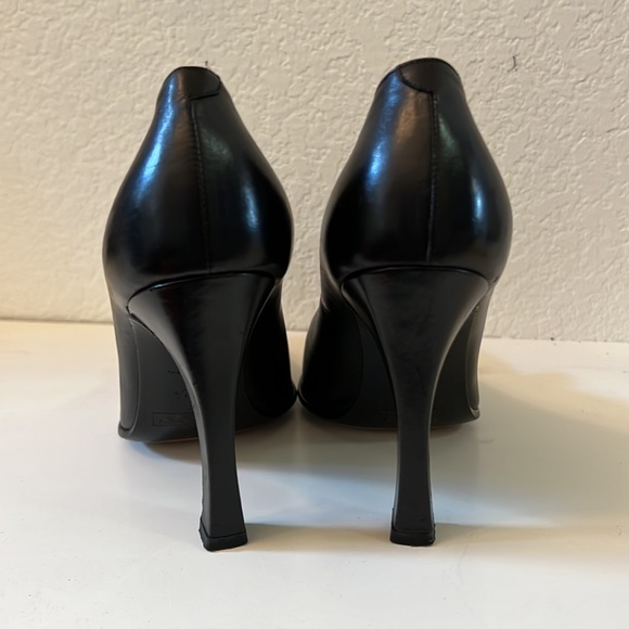 Vintage Louis Vuitton patent leather heels! - Picture 6 of 8